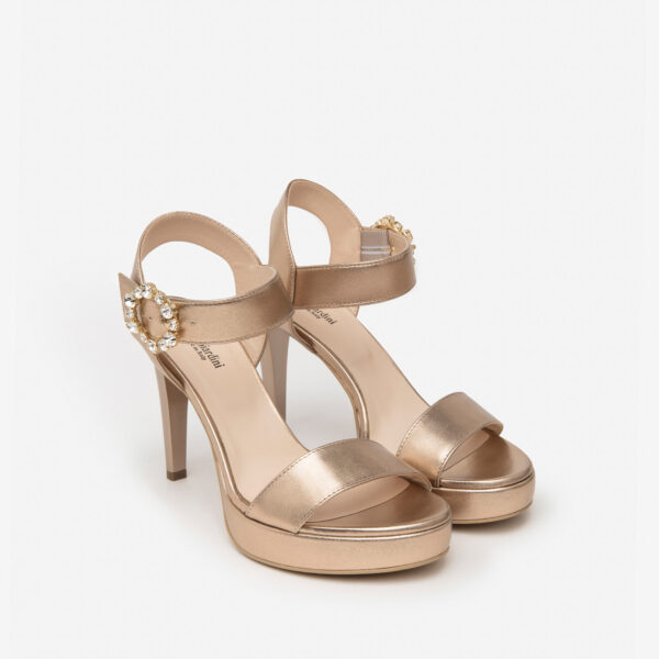 Juicy Couture Leather platform sandals 9 Features... - Depop